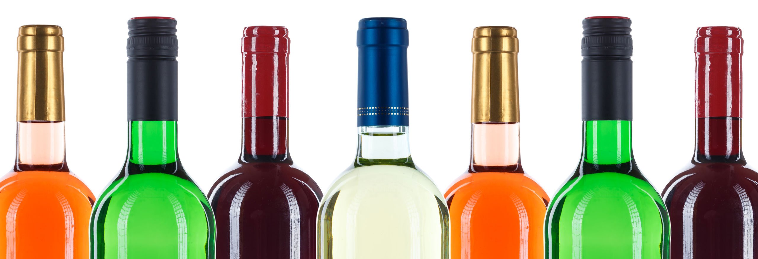 Auswahl verschiedener Flaschen in unterschiedlichen Farben